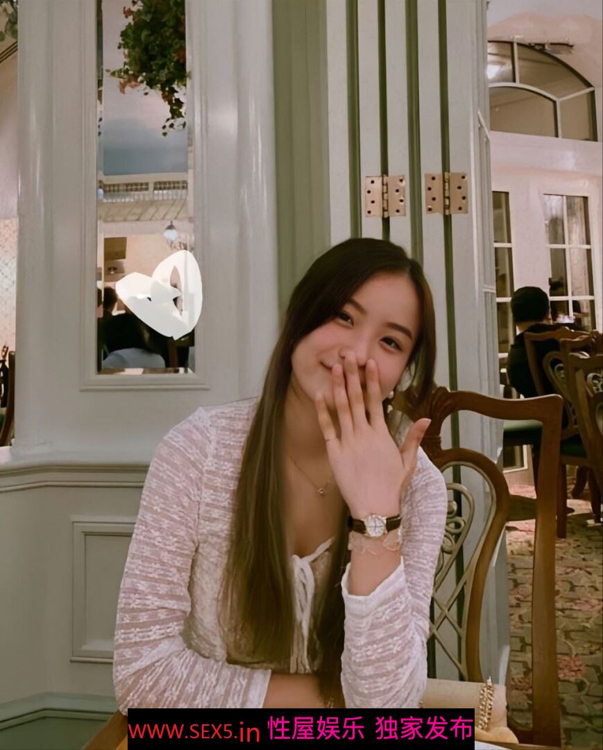 美女反差婊人妻的身份就让人激动1[50P]