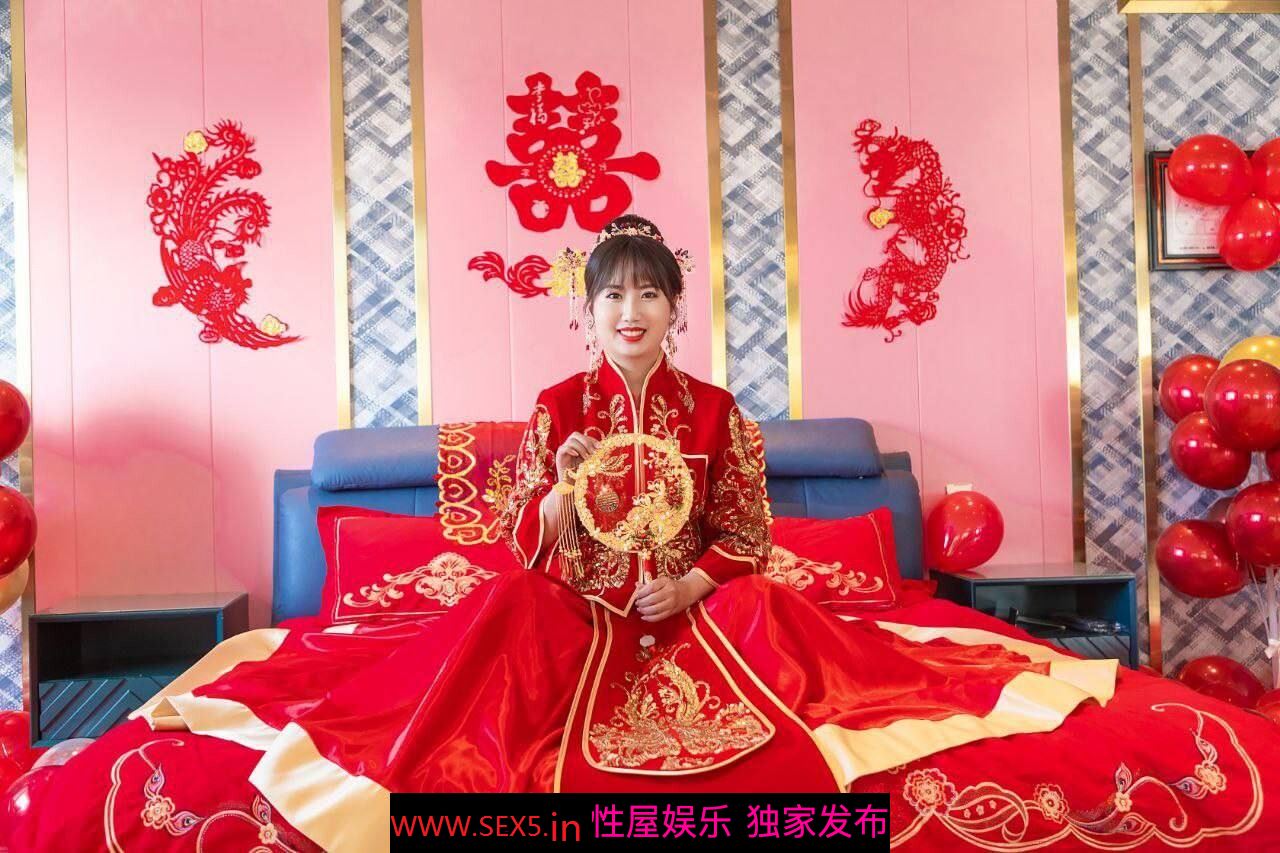 极品人妻开发丰满肥臀婚纱流出 [14P]