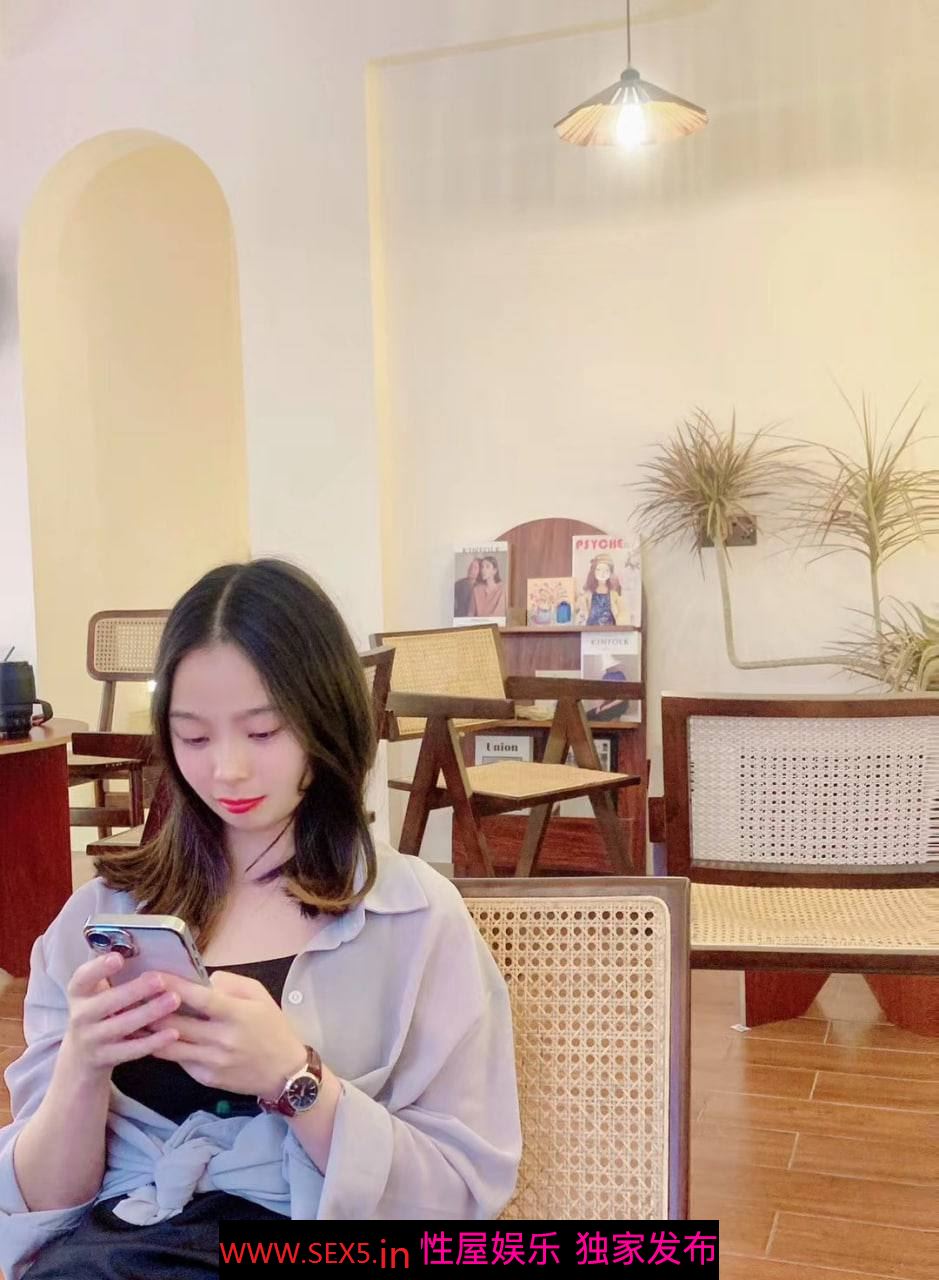 掰开美穴让您欣赏 [10P]