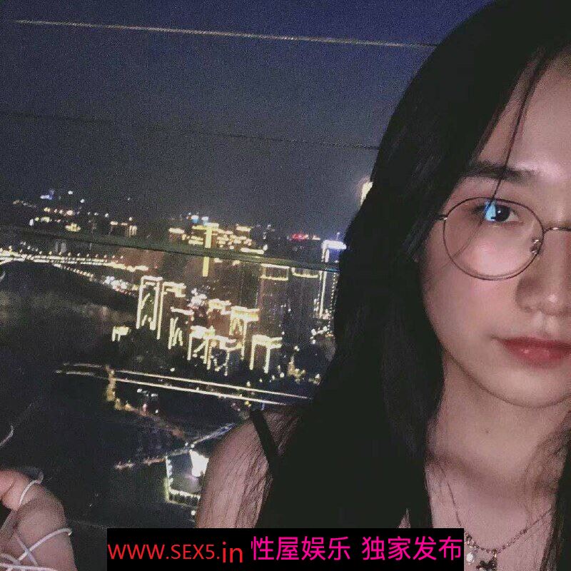 十个眼镜九个骚[12P]