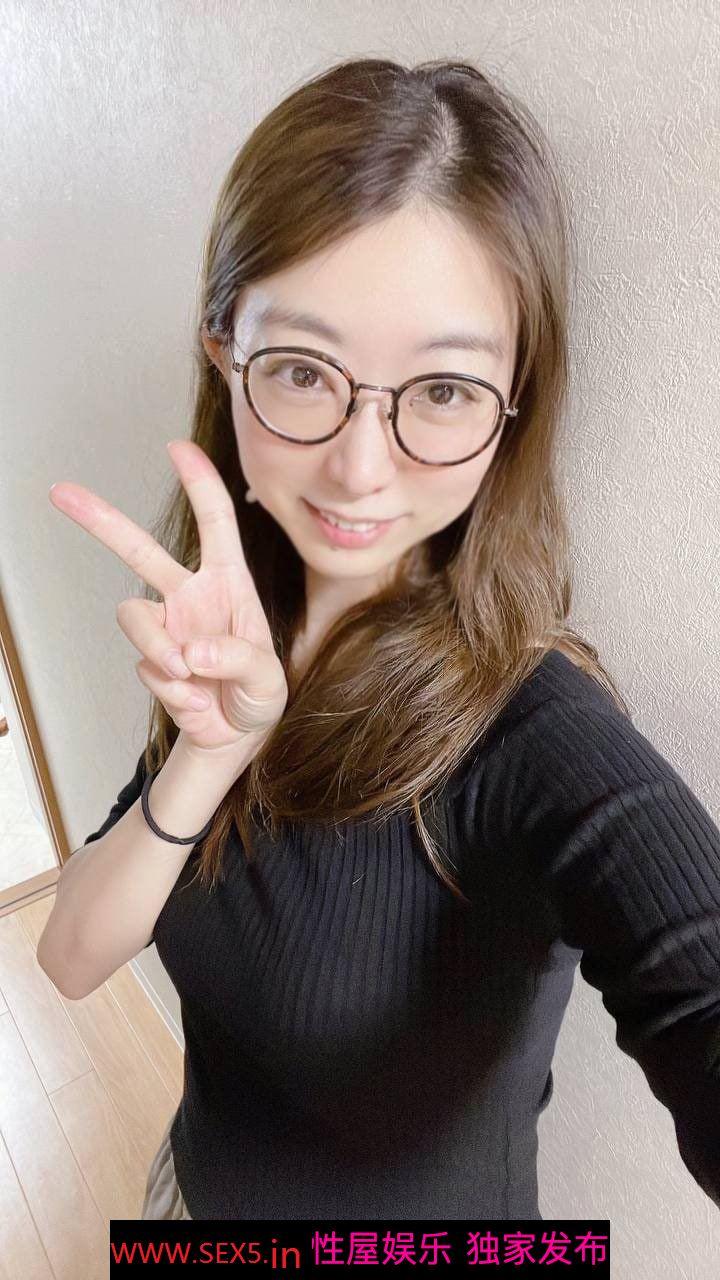 眼镜美女 [10P]